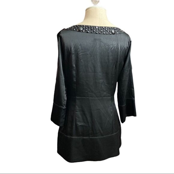 BCBG SATIN TOP WITH SIMULATED STONEWORK AT THE COLLAR / NWT / Size XS ﻿ - Picture 4 of 6